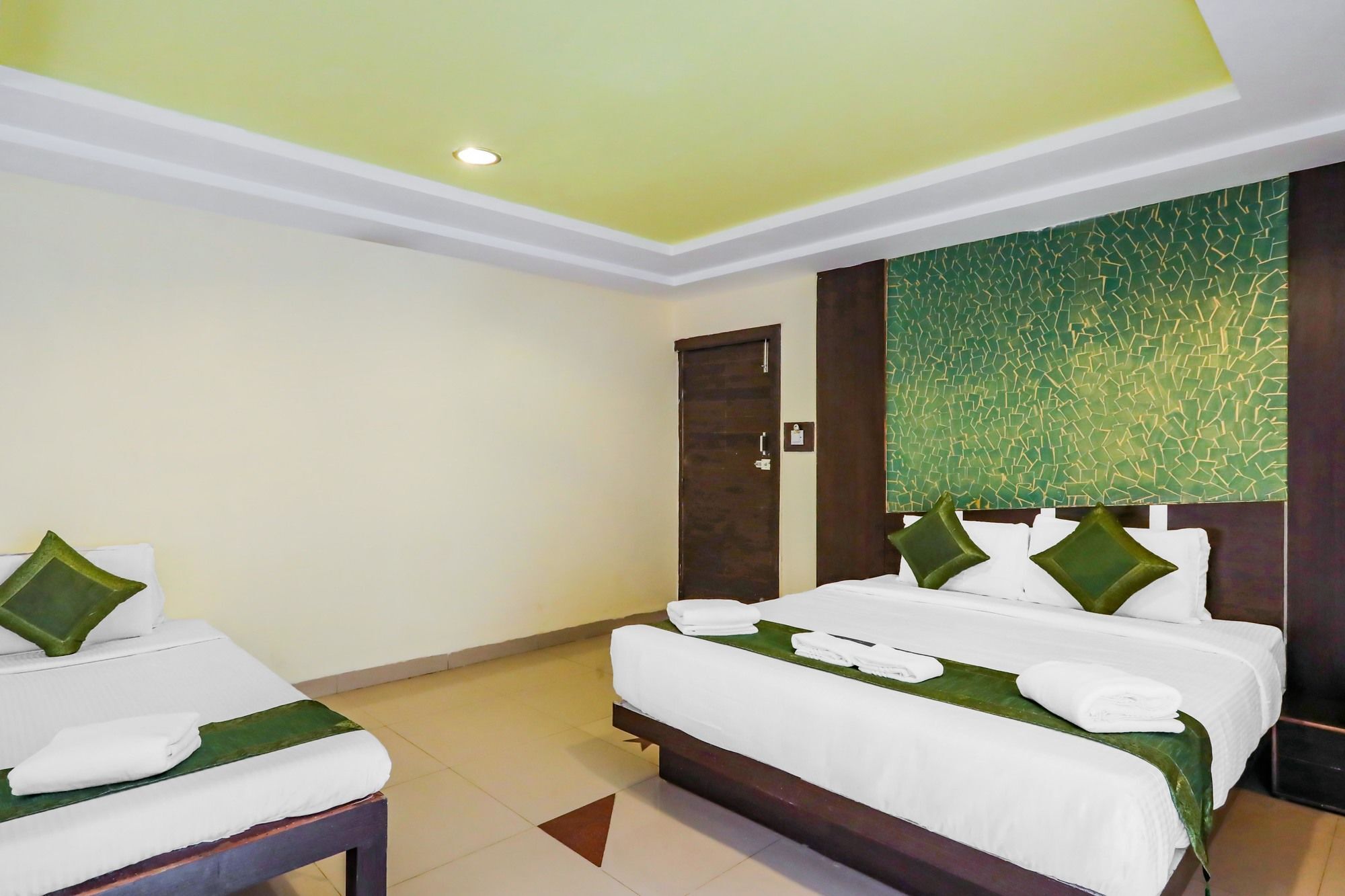 Treebo Trend Paradise, Indore Hotel Esterno foto